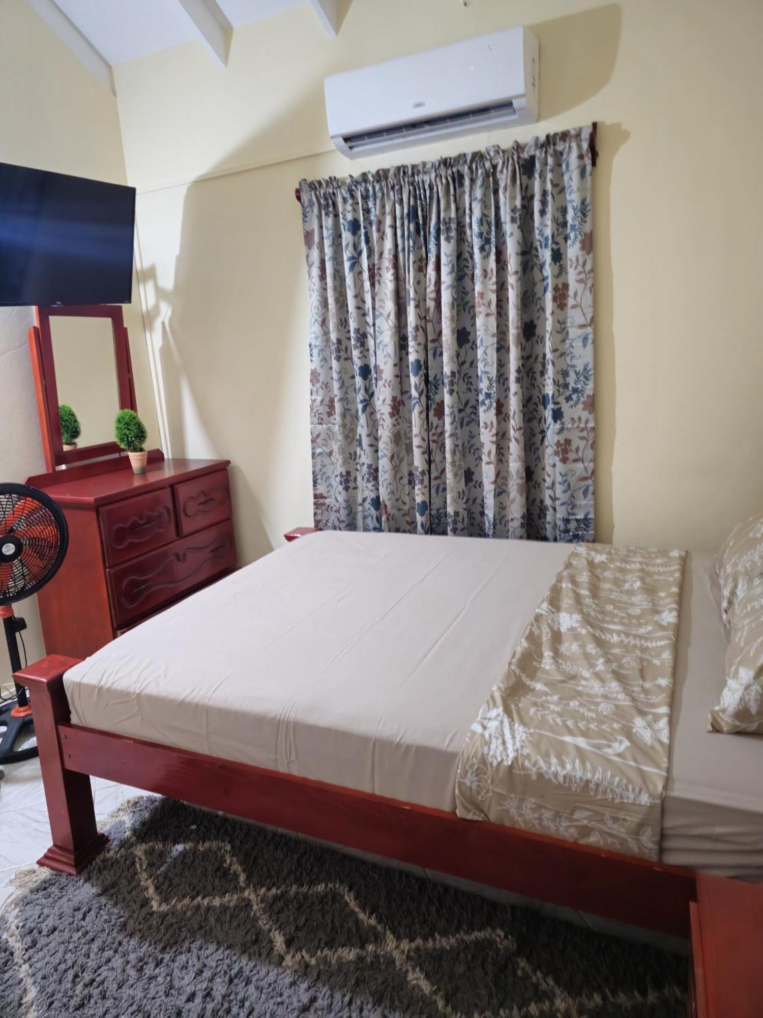 Castle Berry Apartments Kingstown Extérieur photo