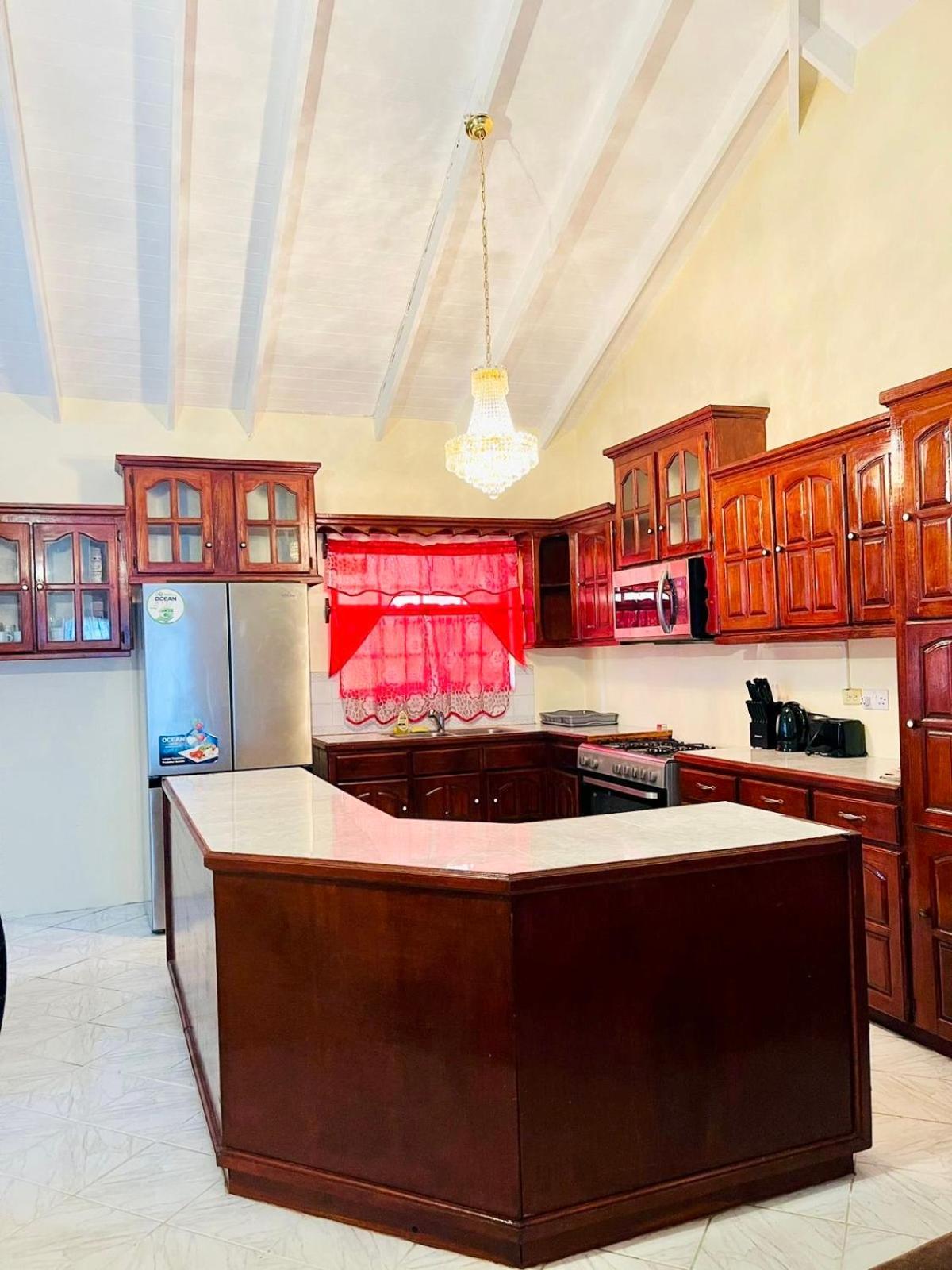 Castle Berry Apartments Kingstown Extérieur photo